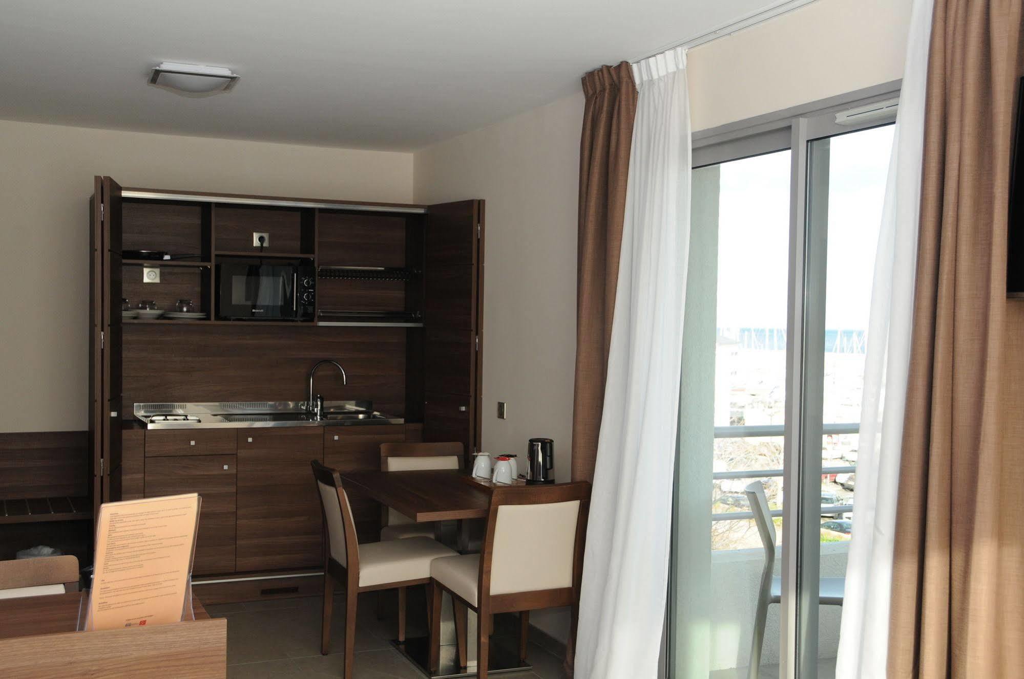 בסטיה Hotel Port Toga מראה חיצוני תמונה