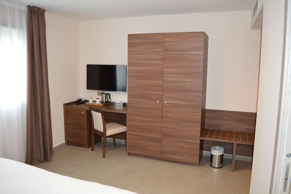 בסטיה Hotel Port Toga מראה חיצוני תמונה